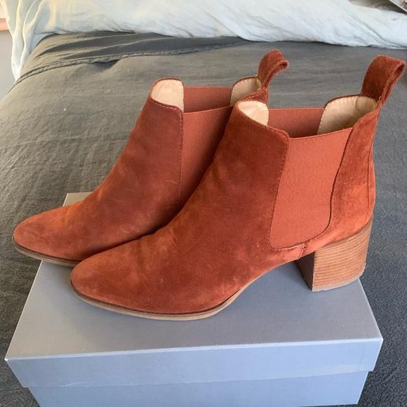 EVERLANE SUEDE BLOCK HEEL BOOT - RUST - Size 11 - Picture 4 of 9